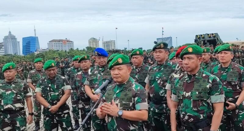 Kasad imbau prajurit TNI AD waspada kelompok radikal Kasad imbau prajurit TNI AD waspada kelompok radikal
