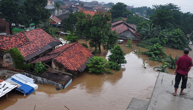 9 Oktober 2016: Longsor dan banjir terjang Pangandaran, satu anak tewas 9 Oktober 2016: Longsor dan banjir terjang Pangandaran, satu anak tewas