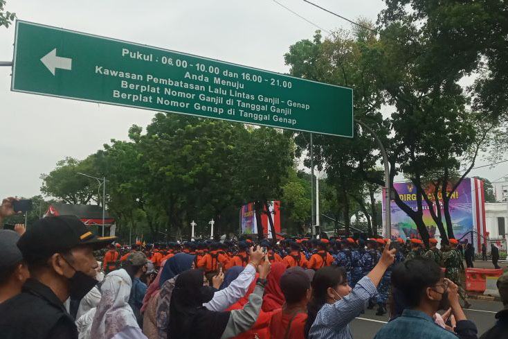 Defile pasukan dan alutsista meriahkan HUT ke-77 TNI Defile pasukan dan alutsista meriahkan HUT ke-77 TNI