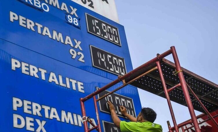 Soal kenaikan harga BBM, Legislator PDIP sebut lebih rendah di era Jokowi Soal kenaikan harga BBM, Legislator PDIP sebut lebih rendah di era Jokowi