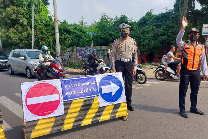 Sudinhub Jaktim rekayasa lalu lintas di Jalan Pendidikan Raya