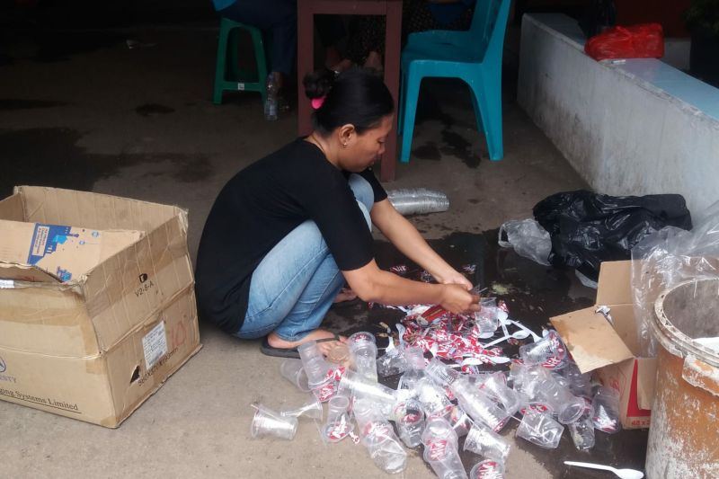 Bank sampah di Pesanggrahan layani kebutuhan ekonomi warga Bank sampah di Pesanggrahan layani kebutuhan ekonomi warga