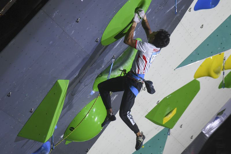 Raviandi debut mengesankan di IFSC Climbing World Cup Jakarta 2022