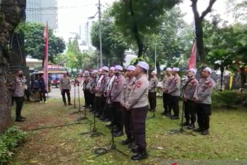 Polda Metro kembali kerahkan Pasukan Basmalah jaga unjuk rasa Polda Metro kembali kerahkan Pasukan Basmalah jaga unjuk rasa
