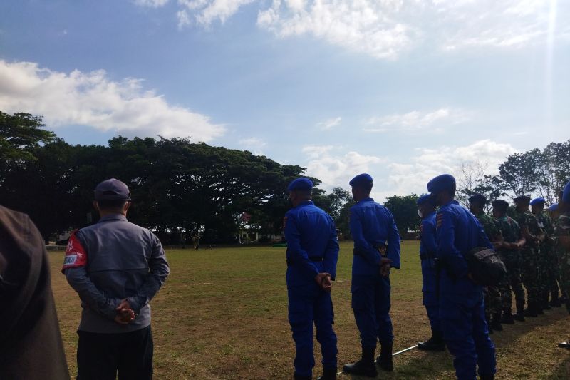 TNI-Polri amankan kunjungan Ibu Negara Iriana ke Labuan Bajo TNI-Polri amankan kunjungan Ibu Negara Iriana ke Labuan Bajo