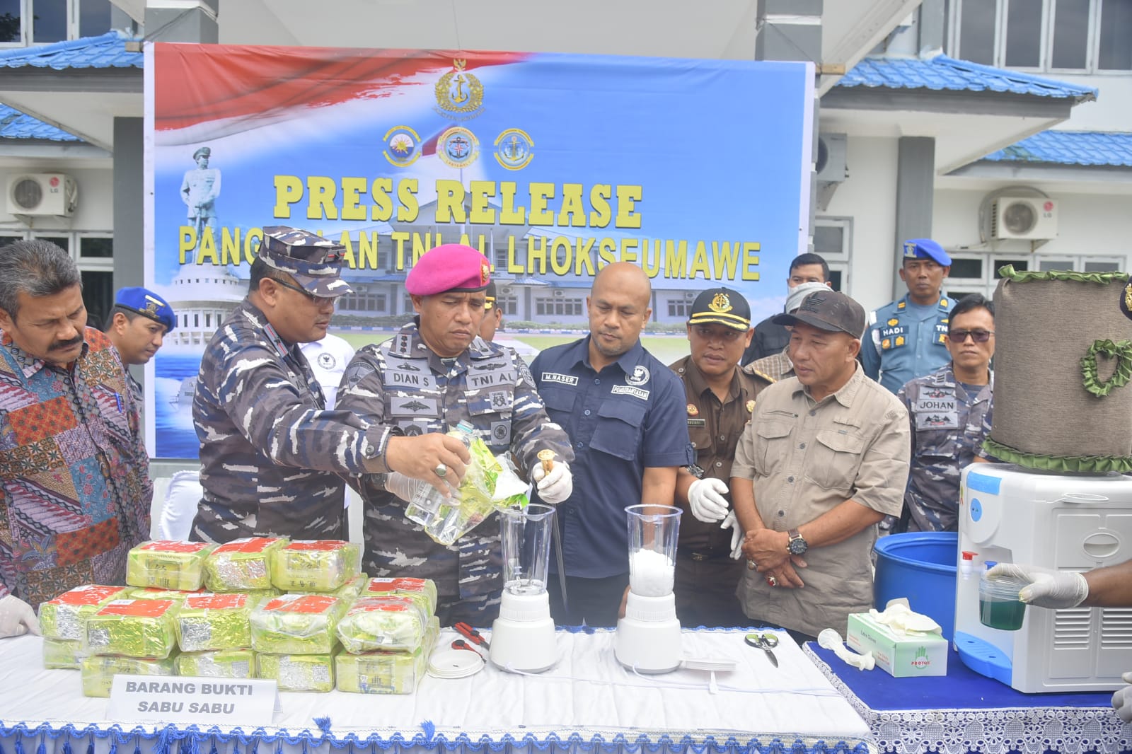 TNI AL Lhokseumawe musnahkan narkotika golongan 1 jenis sabu senilai Rp22 miliar TNI AL Lhokseumawe musnahkan narkotika golongan 1 jenis sabu senilai Rp22 miliar
