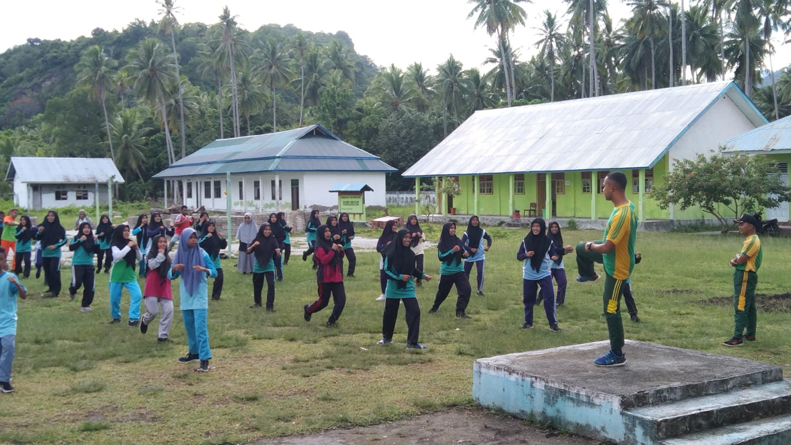Perkuat mental dan kepribadian, Satgas Yonarmed 1 Kostrad latih taekwondo siswa Perkuat mental dan kepribadian, Satgas Yonarmed 1 Kostrad latih taekwondo siswa