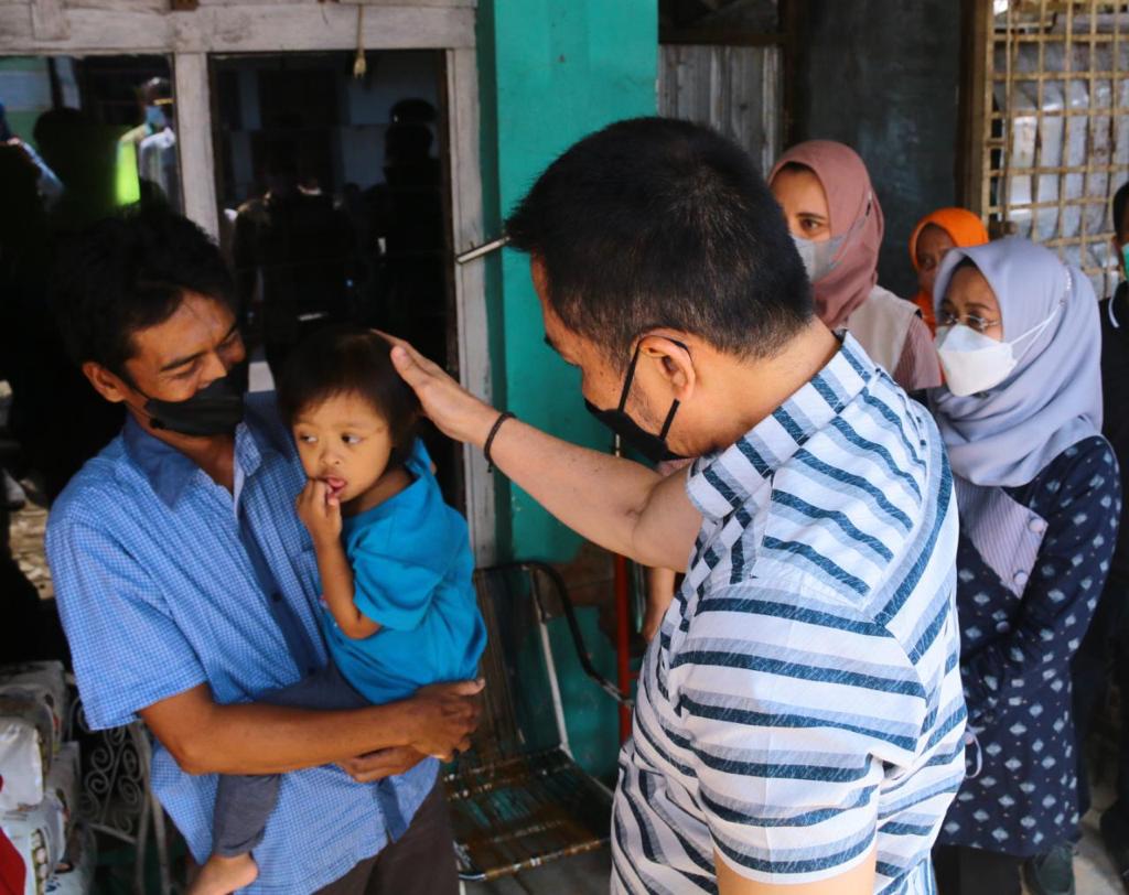 Farisa, balita penderita down syndrome akhirnya dapat perhatian Bupati Kudus Farisa, balita penderita down syndrome akhirnya dapat perhatian Bupati Kudus