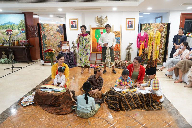 Forum ALC di Beijing jadi ajang pameran kebaya Nusantara Forum ALC di Beijing jadi ajang pameran kebaya Nusantara
