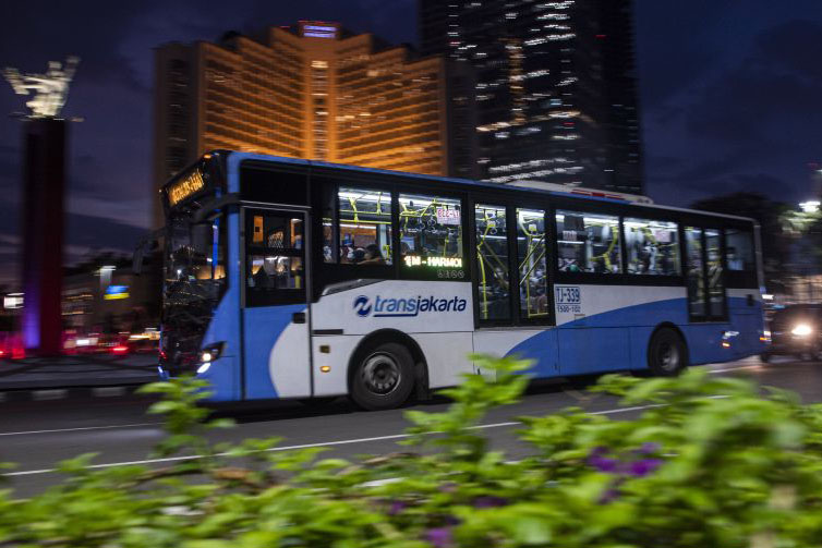 TransJakarta lakukan penyesuaian layanan imbas aksi massa di Monas TransJakarta lakukan penyesuaian layanan imbas aksi massa di Monas