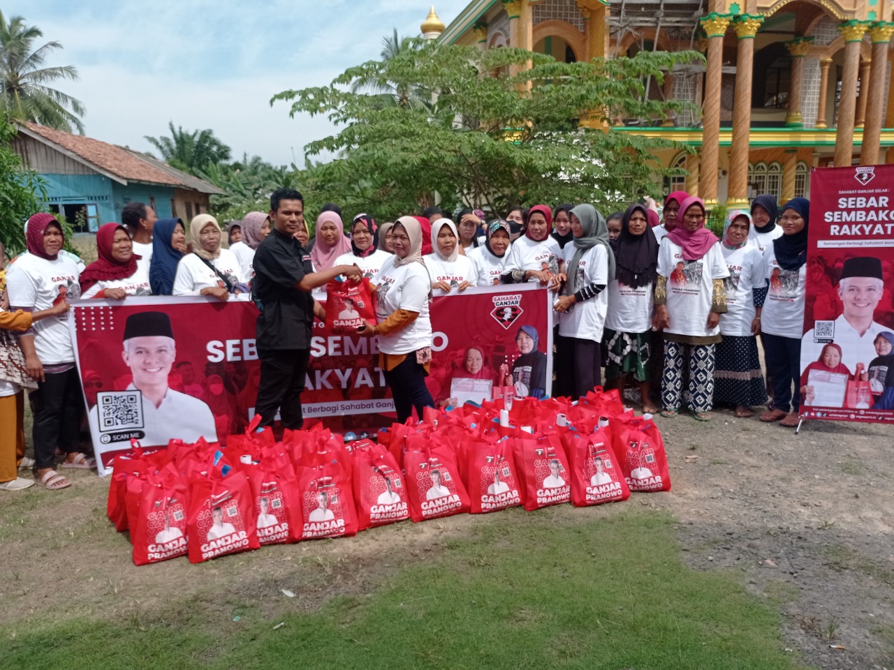 Tabur kebaikan, Sahabat Ganjar gelar kegiatan di empat provinsi Tabur kebaikan, Sahabat Ganjar gelar kegiatan di empat provinsi