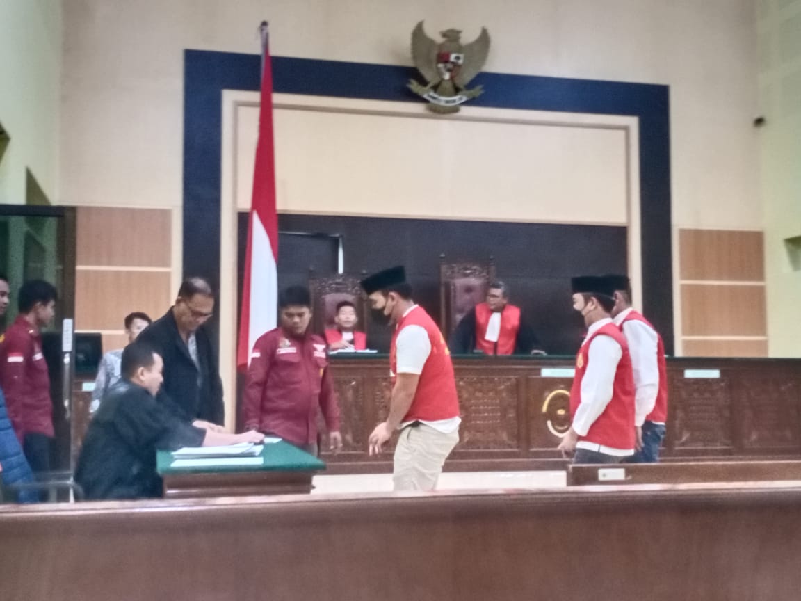 Aniaya tahanan hingga tewas, tiga oknum polisi Bener Meriah divonis lima tahun penjara Aniaya tahanan hingga tewas, tiga oknum polisi Bener Meriah divonis lima tahun penjara