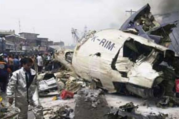 5 September 2005: Mandala Air gagal take off dan meledak