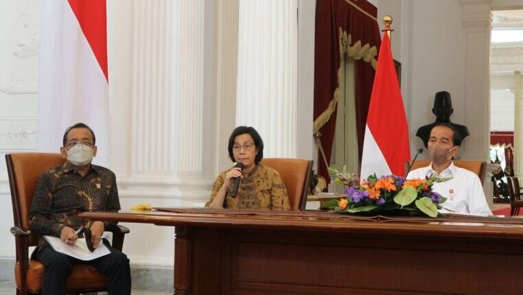 Menkeu ungkap alasan harga BBM naik meski minyak dunia turun Menkeu ungkap alasan harga BBM naik meski minyak dunia turun