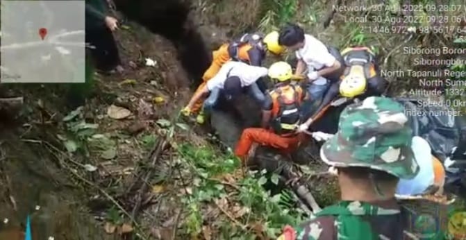 Tim SAR gabungan temukan jasad pria yang hilang sejak seminggu lalu Tim SAR gabungan temukan jasad pria yang hilang sejak seminggu lalu