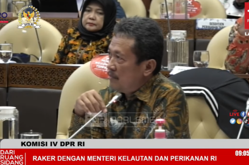 Menteri Trenggono gandeng Menkop agar koperasi sediakan solar nelayan Menteri Trenggono gandeng Menkop agar koperasi sediakan solar nelayan