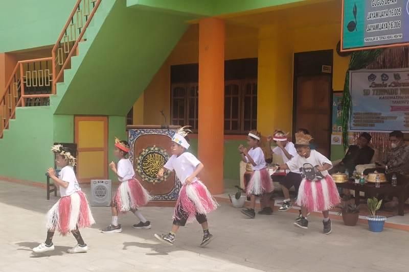 Dinas Pendidikan Jayawijaya wajibkan siswa membaca 15 menit per hari