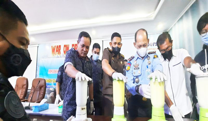 BNNP Kalsel musnahkan 1,8 kilogram sabu dan ratusan ekstasi