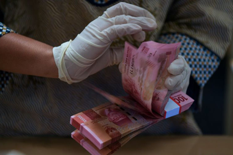 Rupiah Senin pagi melemah 51 poin