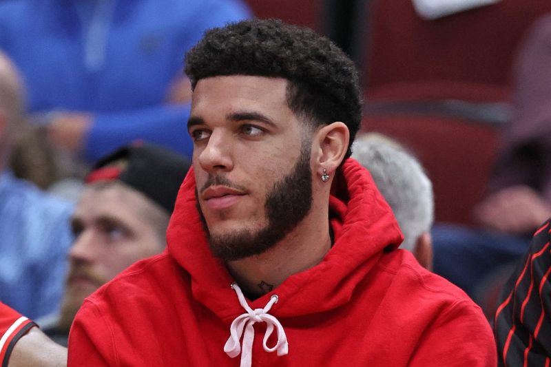 Lonzo Ball akan dioperasi pekan depan Lonzo Ball akan dioperasi pekan depan