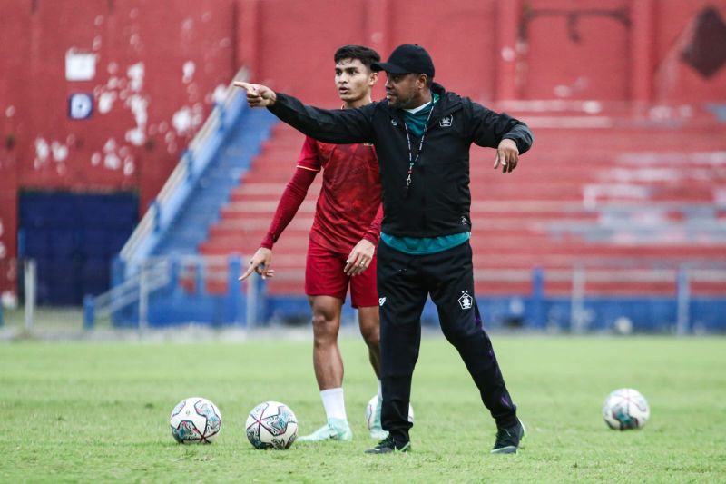 Persik Kediri enggan kehilangan poin saat lawan PSM Makassar Persik Kediri enggan kehilangan poin saat lawan PSM Makassar