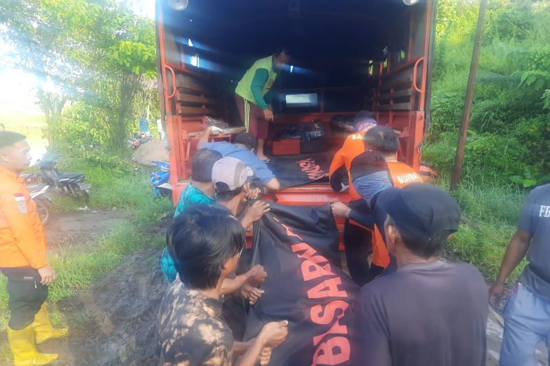 Tim SAR temukan jasad warga hanyut di Bolaang Mongondow Utara Tim SAR temukan jasad warga hanyut di Bolaang Mongondow Utara