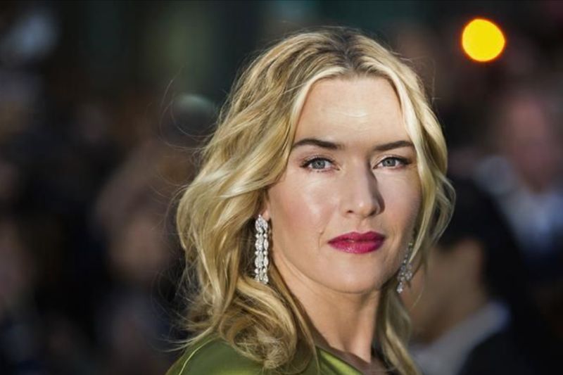 Kate Winslet dibawa ke rumah sakit karena jatuh saat syuting film Kate Winslet dibawa ke rumah sakit karena jatuh saat syuting film