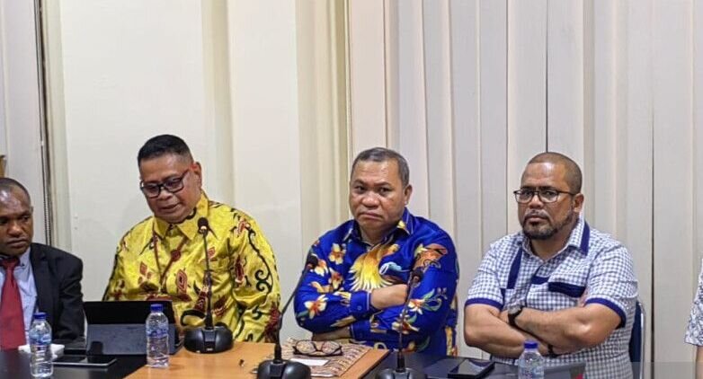 Kuasa Hukum sebut Lukas Enembe tidak hadiri pemeriksaan karena sakit Kuasa Hukum sebut Lukas Enembe tidak hadiri pemeriksaan karena sakit