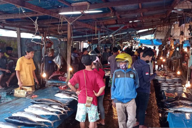Harga komoditas laut di Manokwari masih normal setelah BBM naik Harga komoditas laut di Manokwari masih normal setelah BBM naik