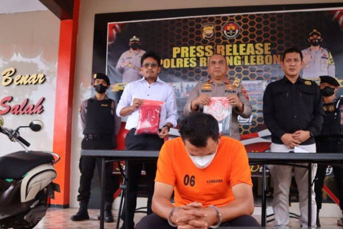 Polisi tangkap mantan kades bawa narkoba Polisi tangkap mantan kades bawa narkoba