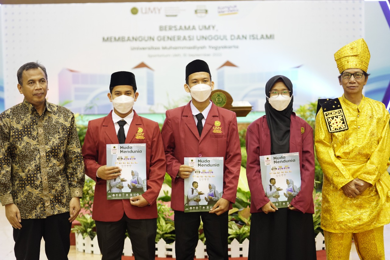 Gelar silaturrahmi dengan orang tua, UMY berikan 82 beasiswa kepada mahasiswa Gelar silaturrahmi dengan orang tua, UMY berikan 82 beasiswa kepada mahasiswaÂ