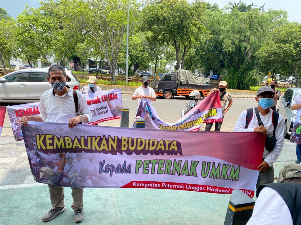 Komunitas peternak unggas gelar demo minta Pemerintah lindungi nasib peternak Komunitas peternak unggas gelar demo minta Pemerintah lindungi nasib peternak