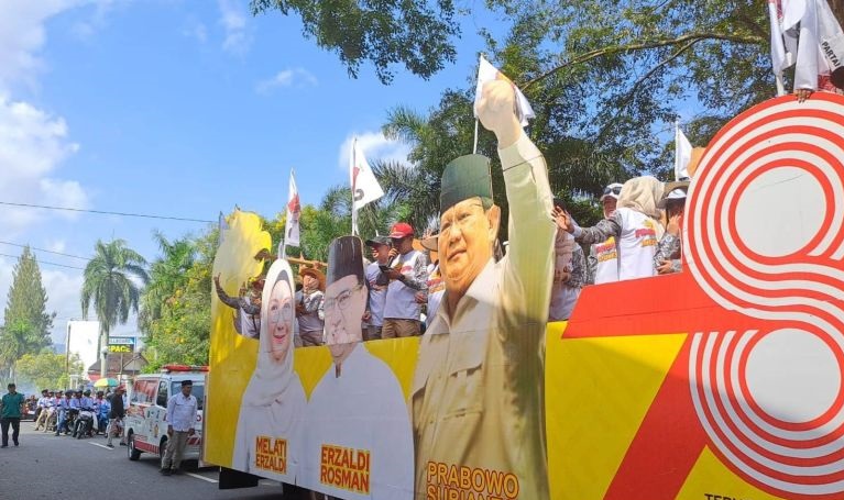 Pawai mobil hias di Babel bernuansa Pemilu 2024 Pawai mobil hias di Babel bernuansa Pemilu 2024