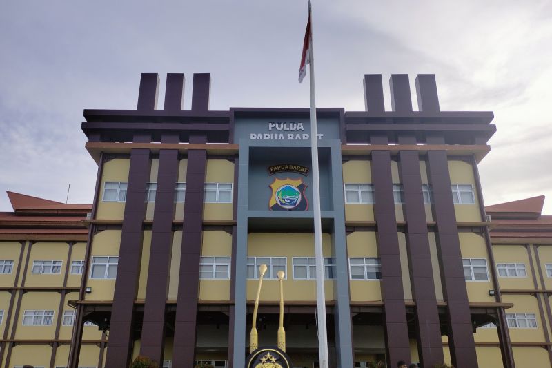 Polda Papua Barat sebut kapal asing asal Hong Kong langgar aturan Polda Papua Barat sebut kapal asing asal Hong Kong langgar aturan