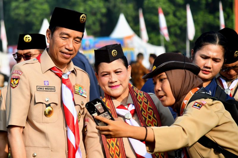 Presiden dan Ibu Iriana tinjau Raimuna Nasional XII Presiden dan Ibu Iriana tinjau Raimuna Nasional XII