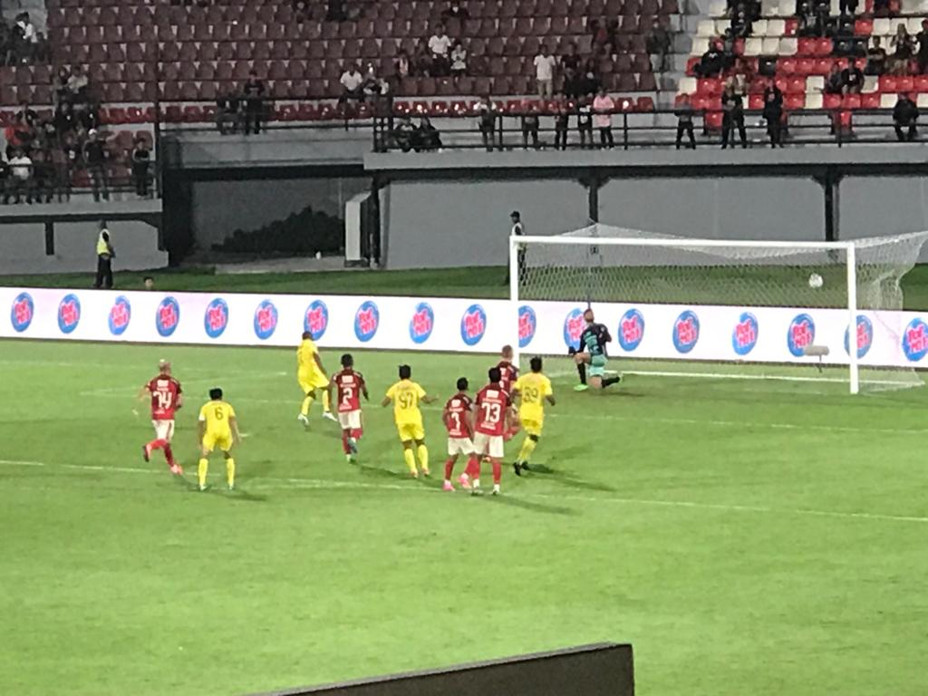 Bali United FC bermain imbang 1-1 lawan Persik Kediri 