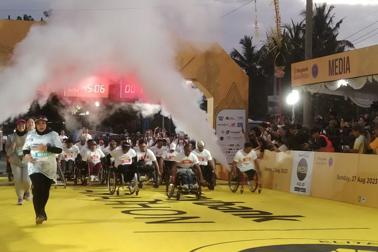 40 Peserta nomor kursi roda jajal Maybank Marathon di Bali 40 Peserta nomor kursi roda jajal Maybank Marathon di Bali