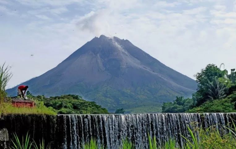BPPTKG rekam 38 gempa guguran Gunung Merapi BPPTKG rekam 38 gempa guguran Gunung Merapi