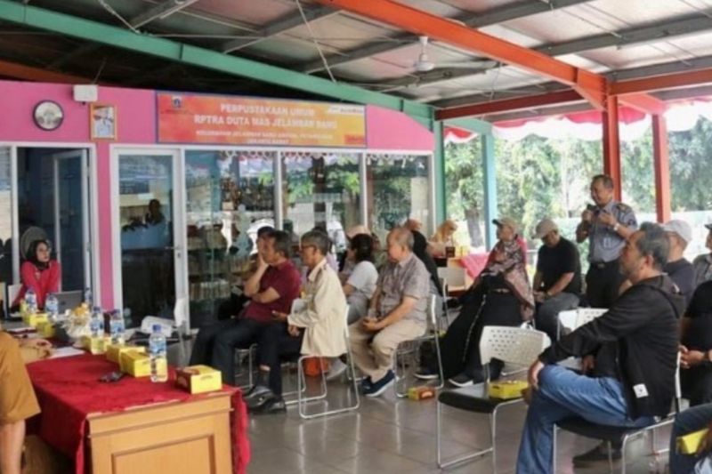 Pemkot Jakbar beri pelatihan hukum guna tingkatkan kesadaran warga Pemkot Jakbar beri pelatihan hukum guna tingkatkan kesadaran warga