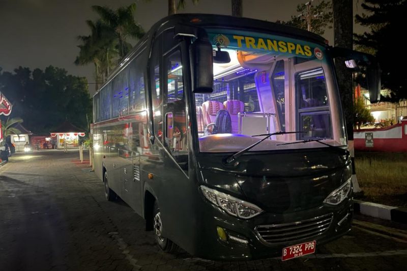Lapas Semarang peroleh tambahan ambulans dan bus Transpas Lapas Semarang peroleh tambahan ambulans dan bus Transpas