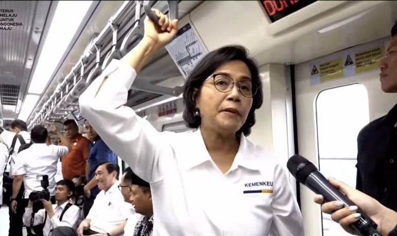 Menkeu ajak masyarakat Jabodebek beralih ke LRT untuk atasi polusi Menkeu ajak masyarakat Jabodebek beralih ke LRT untuk atasi polusi