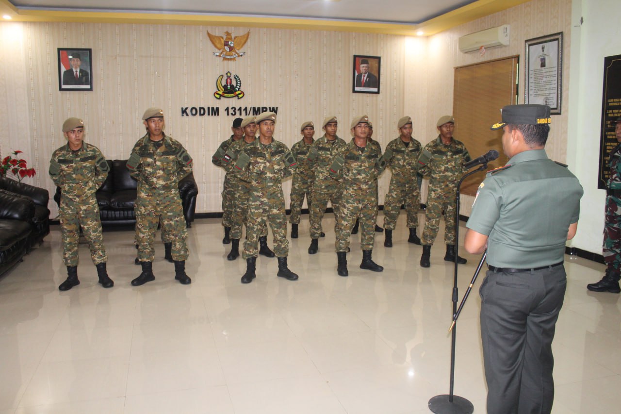 13 personel Komcad TNI perkuat pertahanan keamanan Kodim 1311/Morowali 13 personel Komcad TNI perkuat pertahanan keamanan Kodim 1311/Morowali