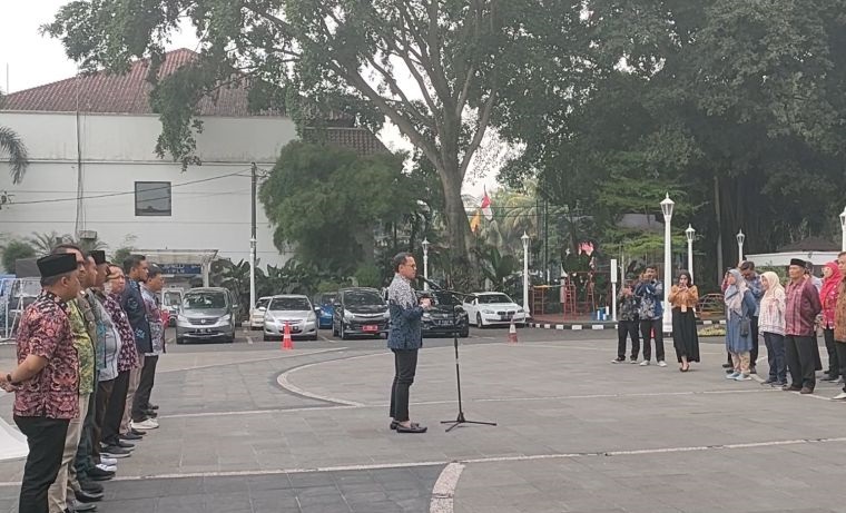 Pemkot Bogor patroli larang warga bakar sampah kurangi polusi Pemkot Bogor patroli larang warga bakar sampah kurangi polusi