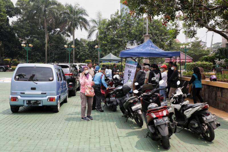 Ada larangan, ASN masih bawa kendaraan ke Kantor Wali Kota Jaksel Ada larangan, ASN masih bawa kendaraan ke Kantor Wali Kota Jaksel