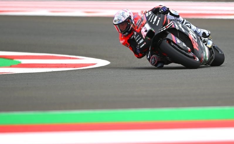 Aleix Espargaro pimpin sesi latihan bebas MotoGP Inggris Aleix Espargaro pimpin sesi latihan bebas MotoGP Inggris