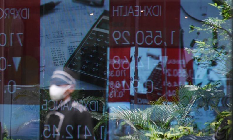 IHSG ditutup menguat dipimpin sektor barang konsumen primer