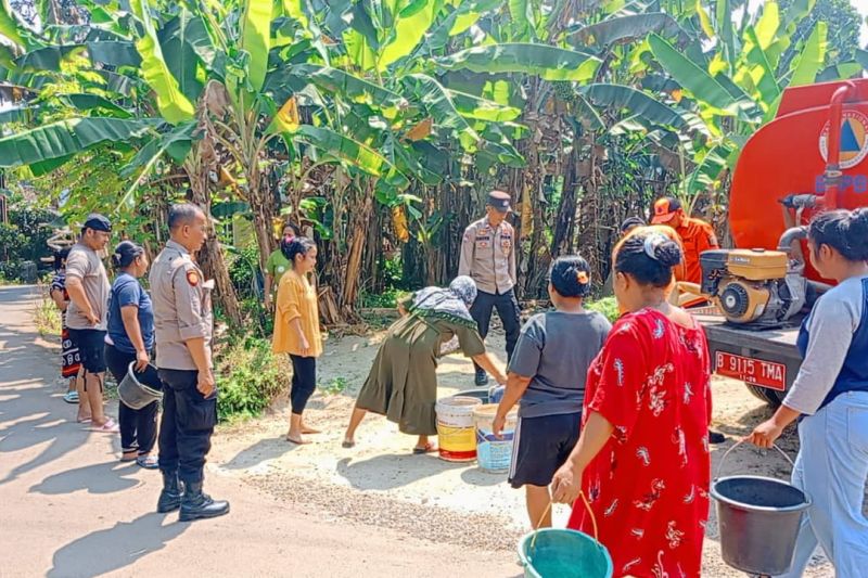 BPBD Lebak distribusikan air bersih di pedalaman