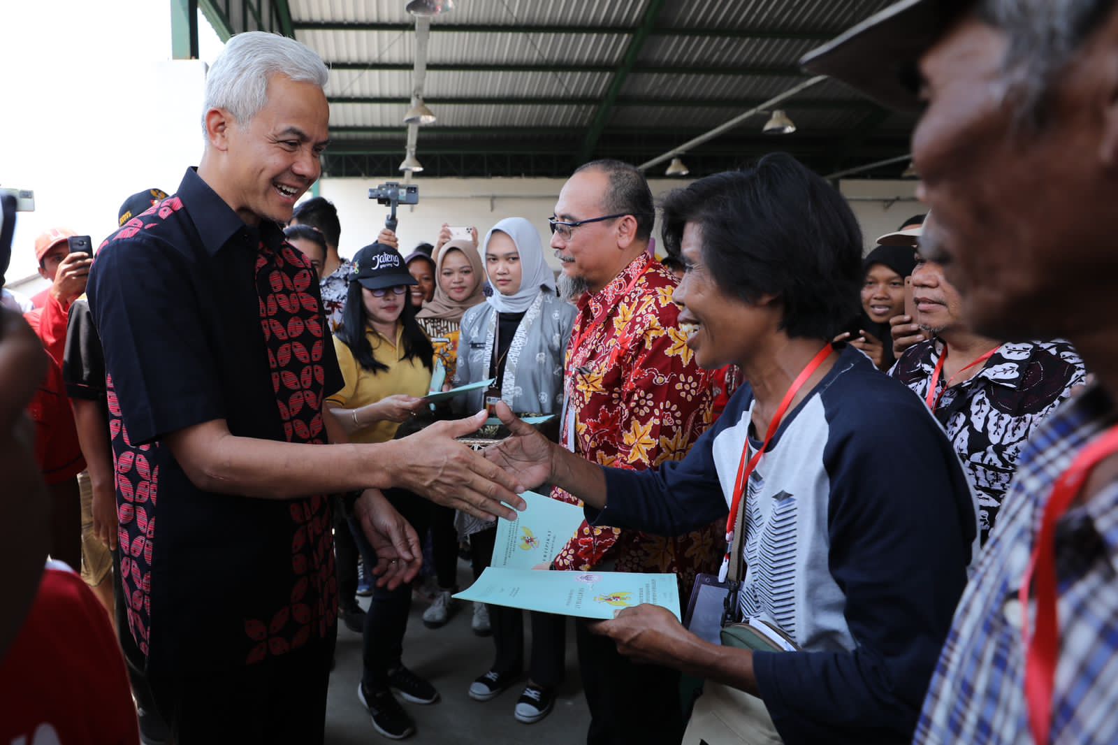 Ganjar resmikan Pasar Bawang Sengon di Brebes pasca revitalisasi Ganjar resmikan Pasar Bawang Sengon di Brebes pasca revitalisasiÂ