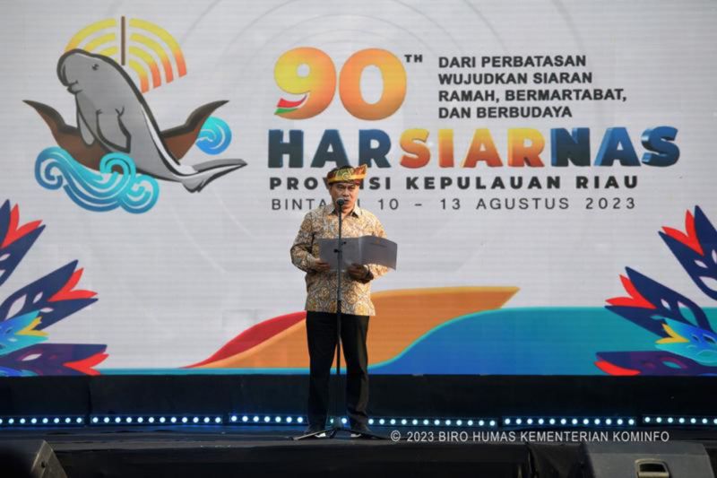 Kemenkominfo mudahkan perizinan atasi tantangan penyiaran perbatasan Kemenkominfo mudahkan perizinan atasi tantangan penyiaran perbatasan