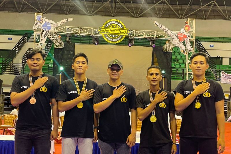 Tim taekwondo Polda Kaltim rebut tiga emas dan satu perunggu Tim taekwondo Polda Kaltim rebut tiga emas dan satu perunggu
